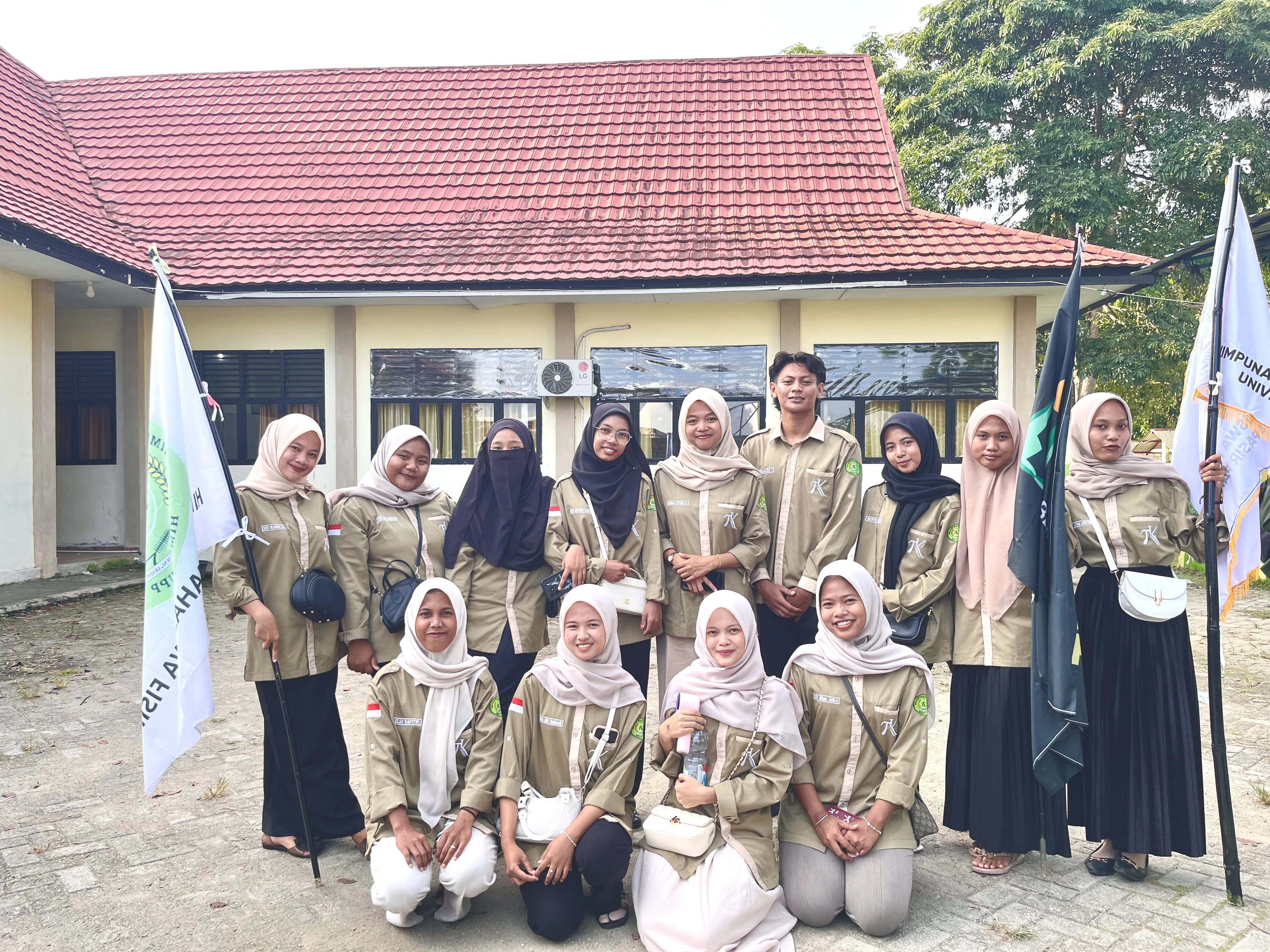 Pendidikan Fisika FKIP UPP Sambut Mahasiswa Baru Lewat PKKMB 2025